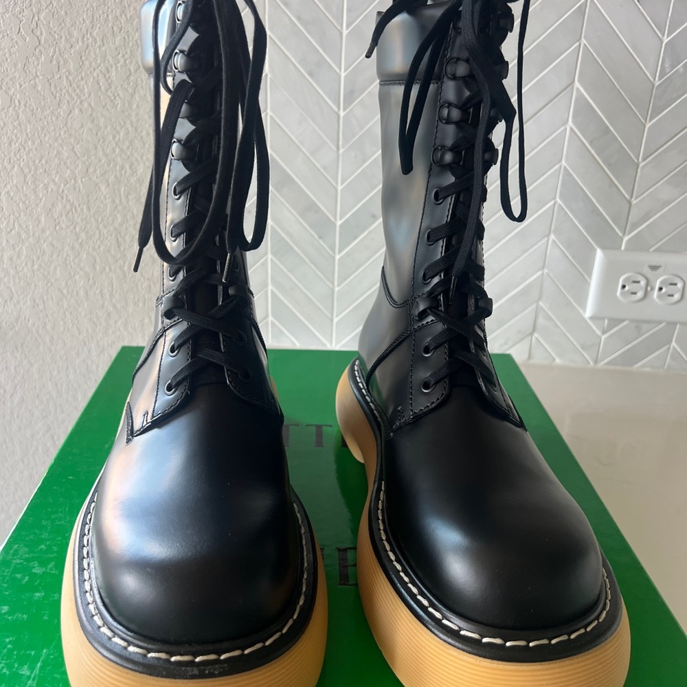 BOTTEGA VENETA
Black 'The Bounce' Lace-Up Boots
